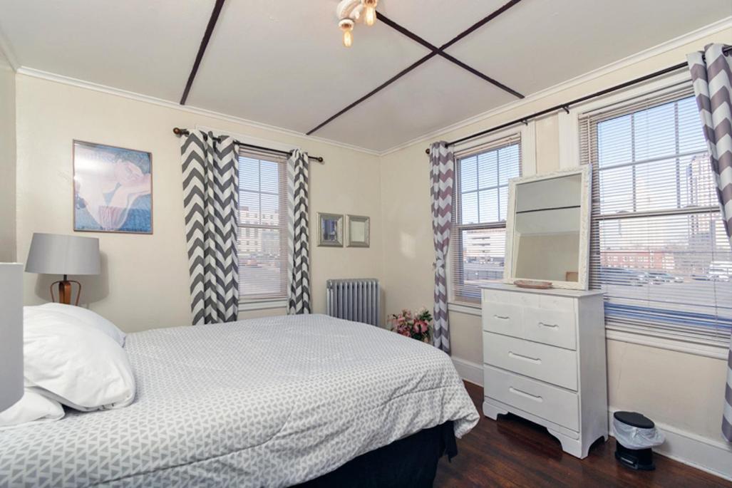 The Wadsworth A2 * Hartford